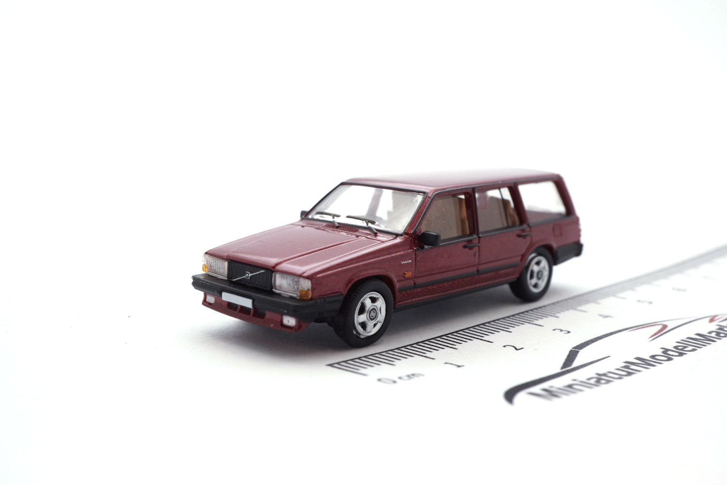 PCX87 PCX870113 Volvo 740 Kombi - metallic-dunkelrot - 1985 1:87