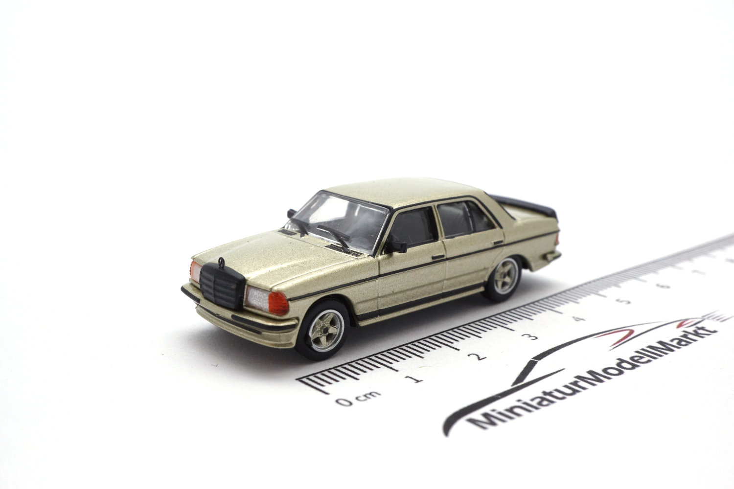 PCX87 PCX870177 Mercedes W123 AMG, metallic-hellgrün, 1980 1:87