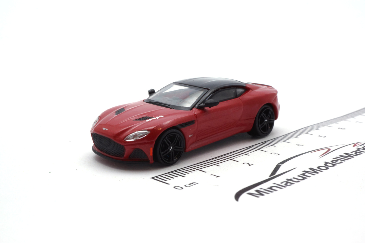 PCX87 PCX870212 Aston Martin DBS Superleggera, metallic-dunkelrot, 2019 1:87