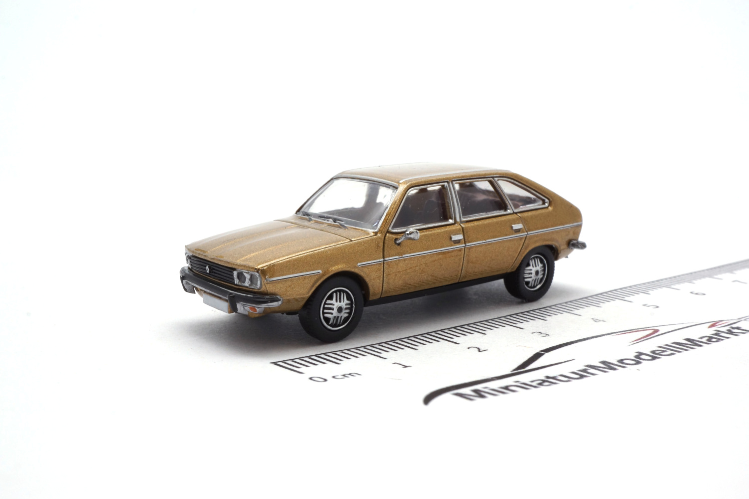 PCX87 PCX870293 Renault 30 - metallic-dunkelbeige - 1975 1:87