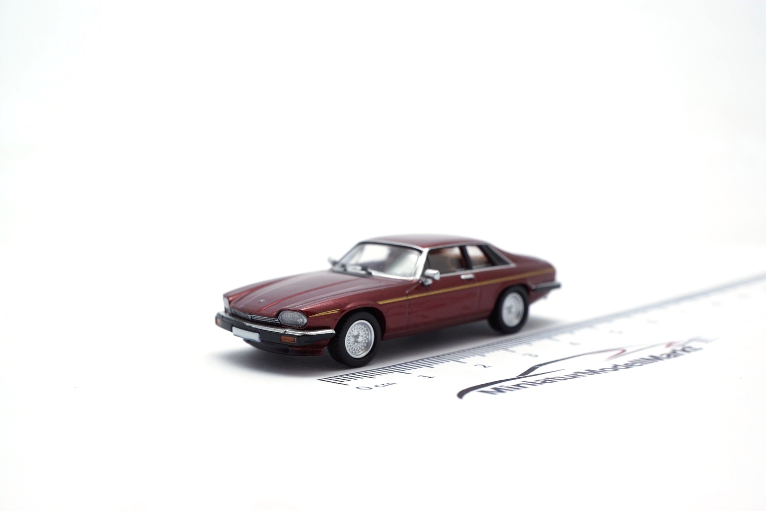 PCX87 PCX870329 Jaguar XJ-S - dunkelrot (Metallic) 1:87