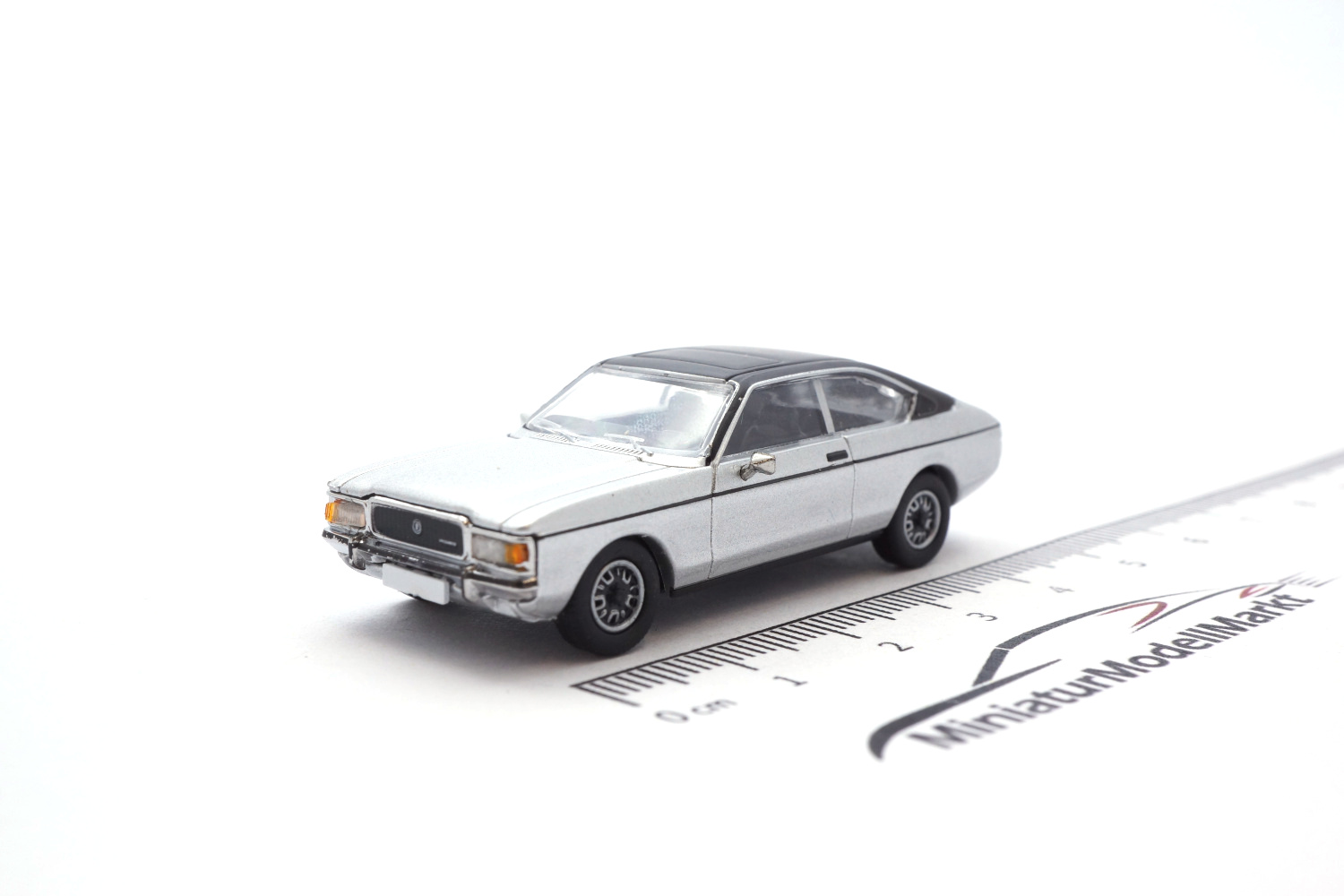 PCX87 PCX870339 Ford Granada MK I Coupe, silber/matt-schwarz, 1974 1:87