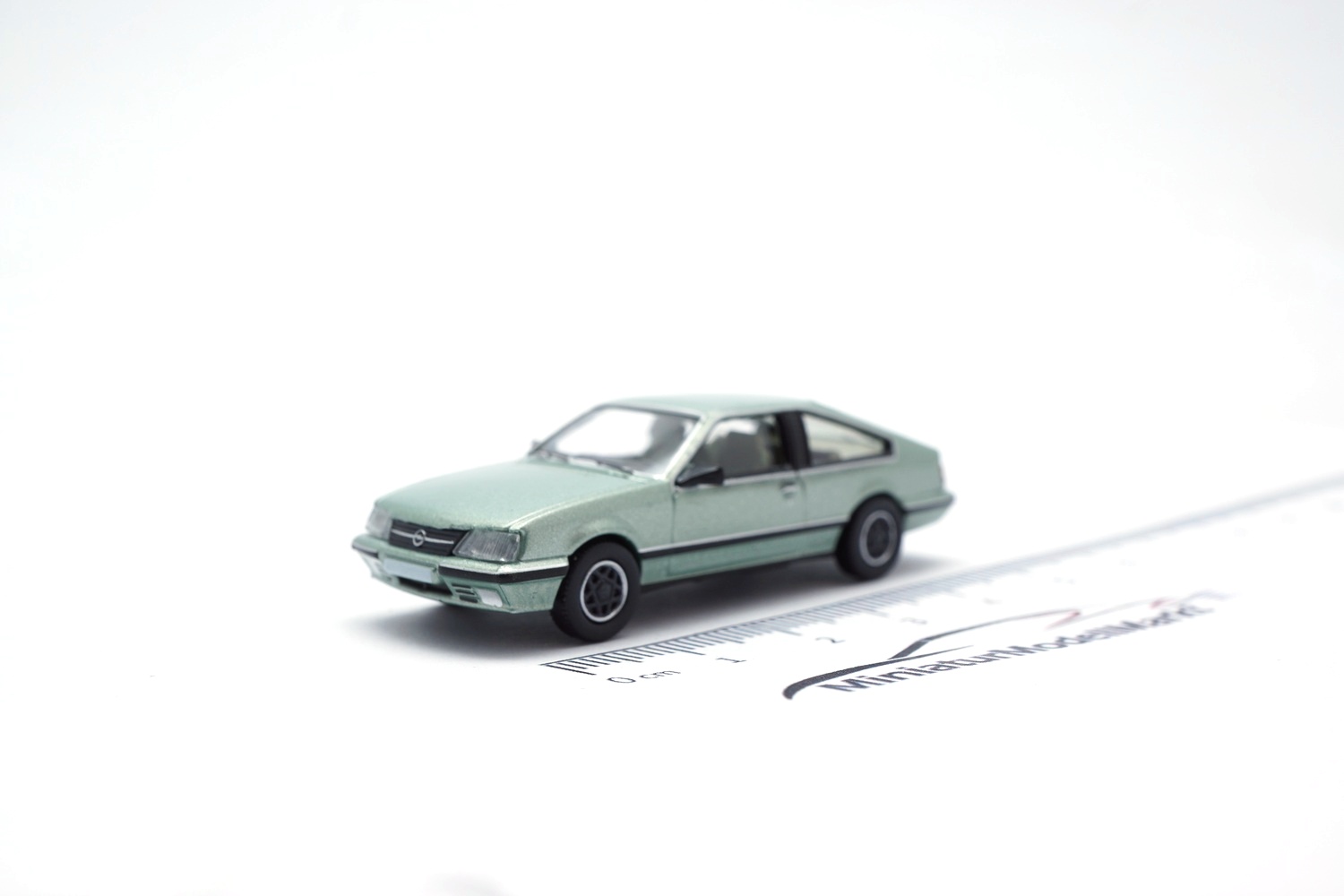 PCX87 PCX870492 Opel Monza A2 - hellgrün (Metallic) 1:87