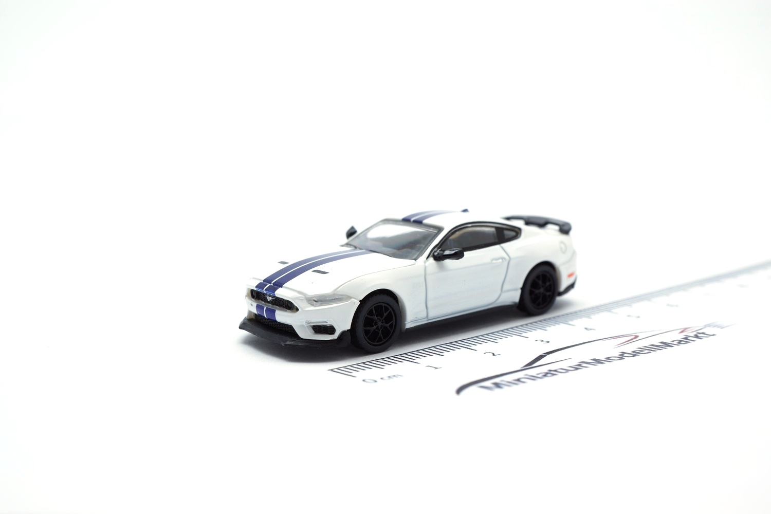 PCX87 PCX870569 Ford Mustang VI Mach I - weiss , dunkelblau 1:87
