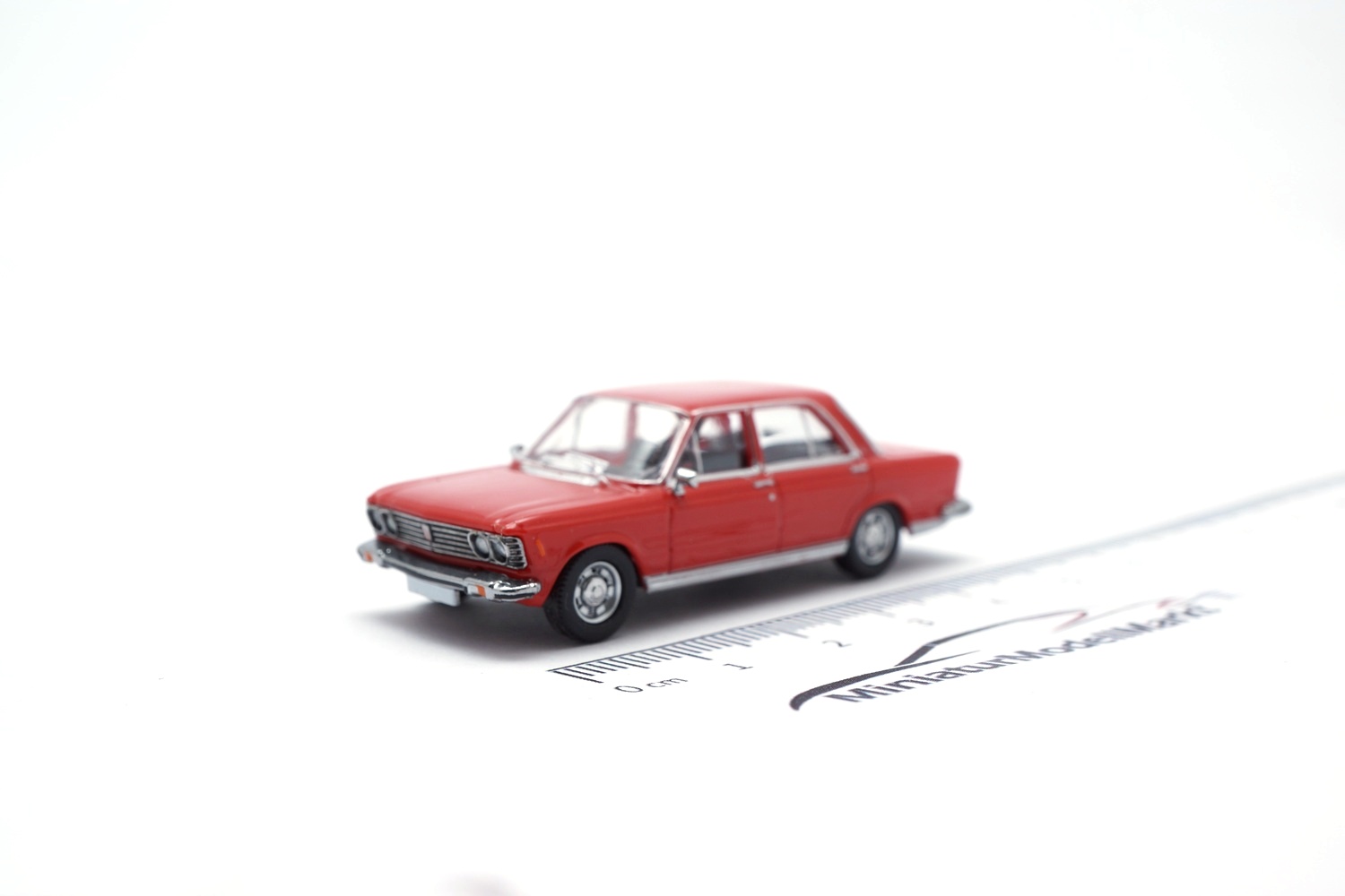 PCX87 PCX870636 Fiat 130 - rot 1:87