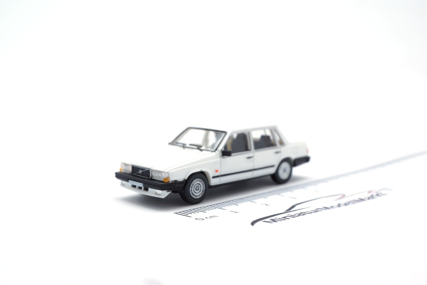 PCX87 PCX870662 Volvo 740 - weiss 1:87