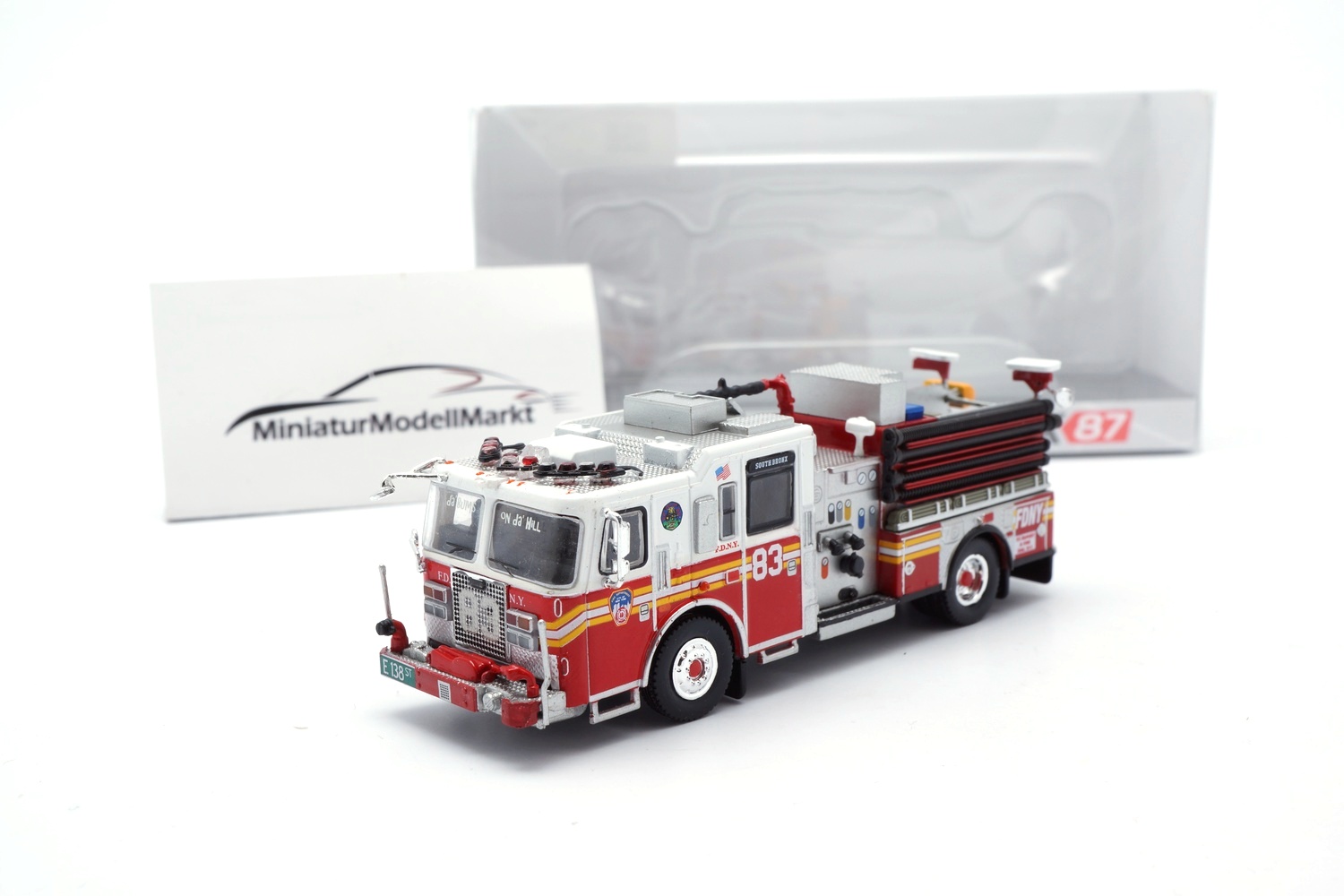 PCX87 PCX870682 KME Severe Service - Bronx  - Engine 83 - 2015 1:87