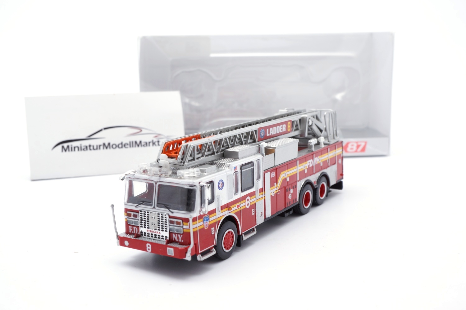 PCX87 PCX870693 Ferrara Ultra - Manhattan - Ladder 8 (Tribeca) - 2013 1:87