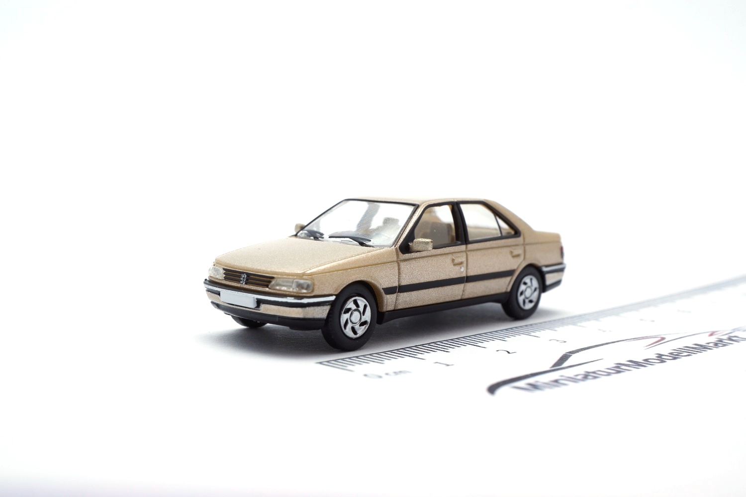 PCX87 PCX870745 Peugeot 405 - beige (Metallic) 1:87