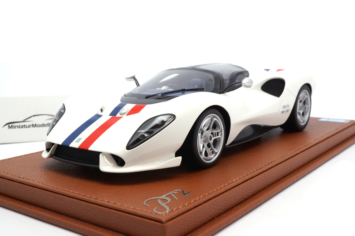 Peako 83803 De Tomaso P72 - Lemans Classic Model White 1:18