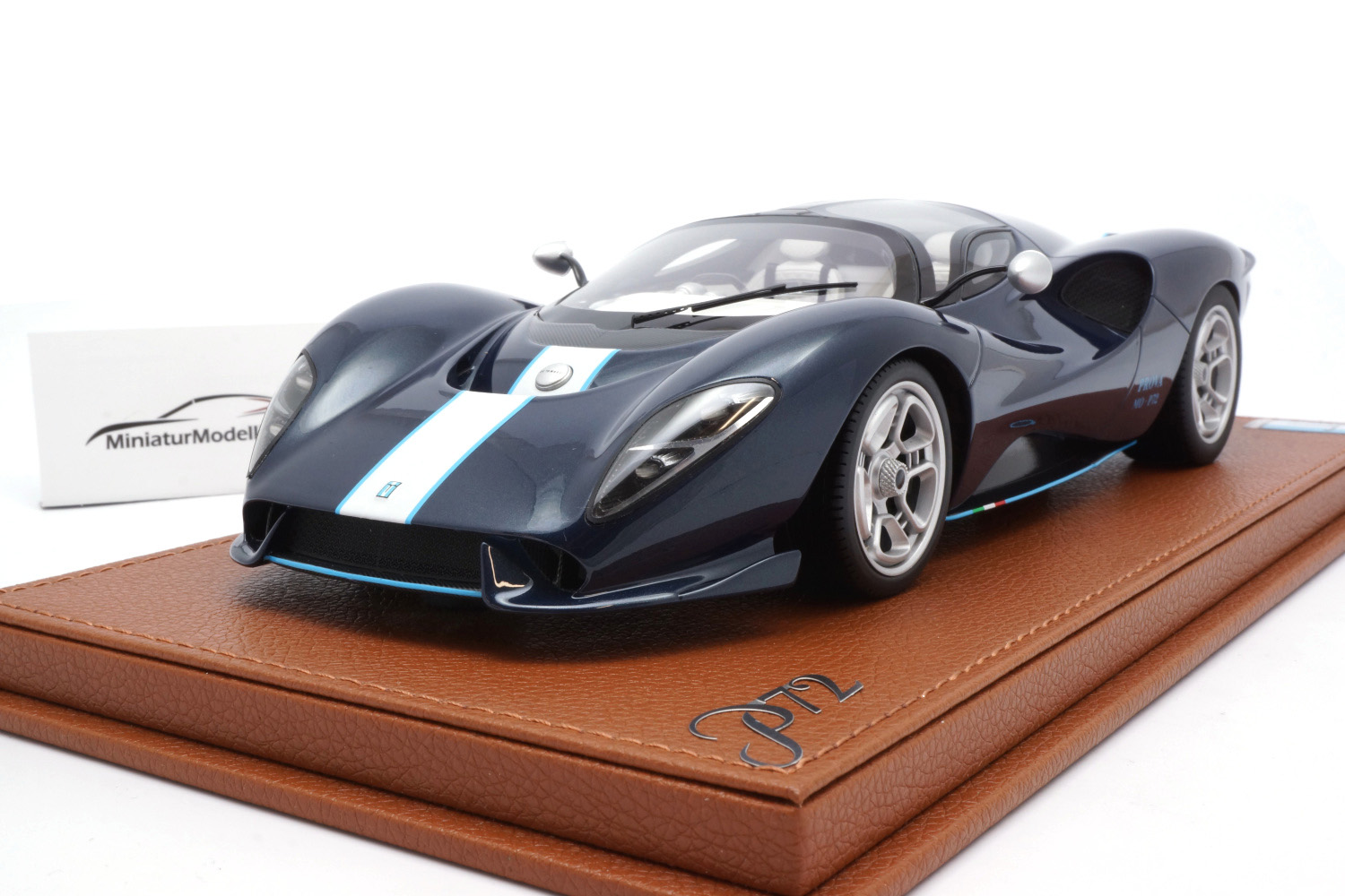 Peako 83806 De Tomaso P72 - Midnight Blue Metallic 1:18