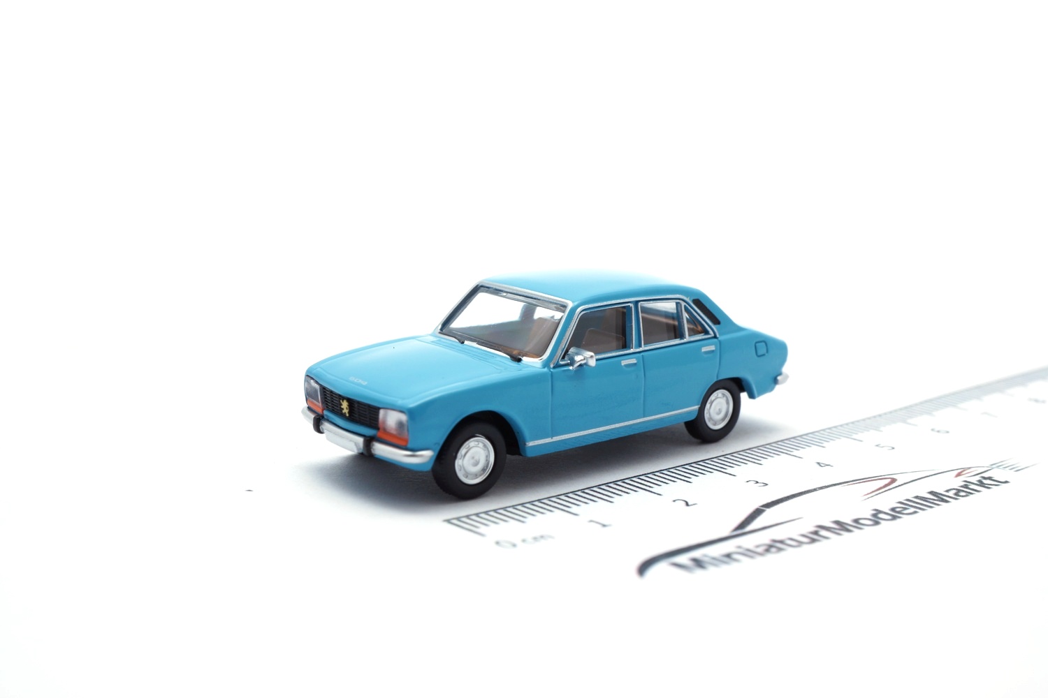 Brekina SAI6605 Peugeot 504 - Ozenblau (SAI) 1:87