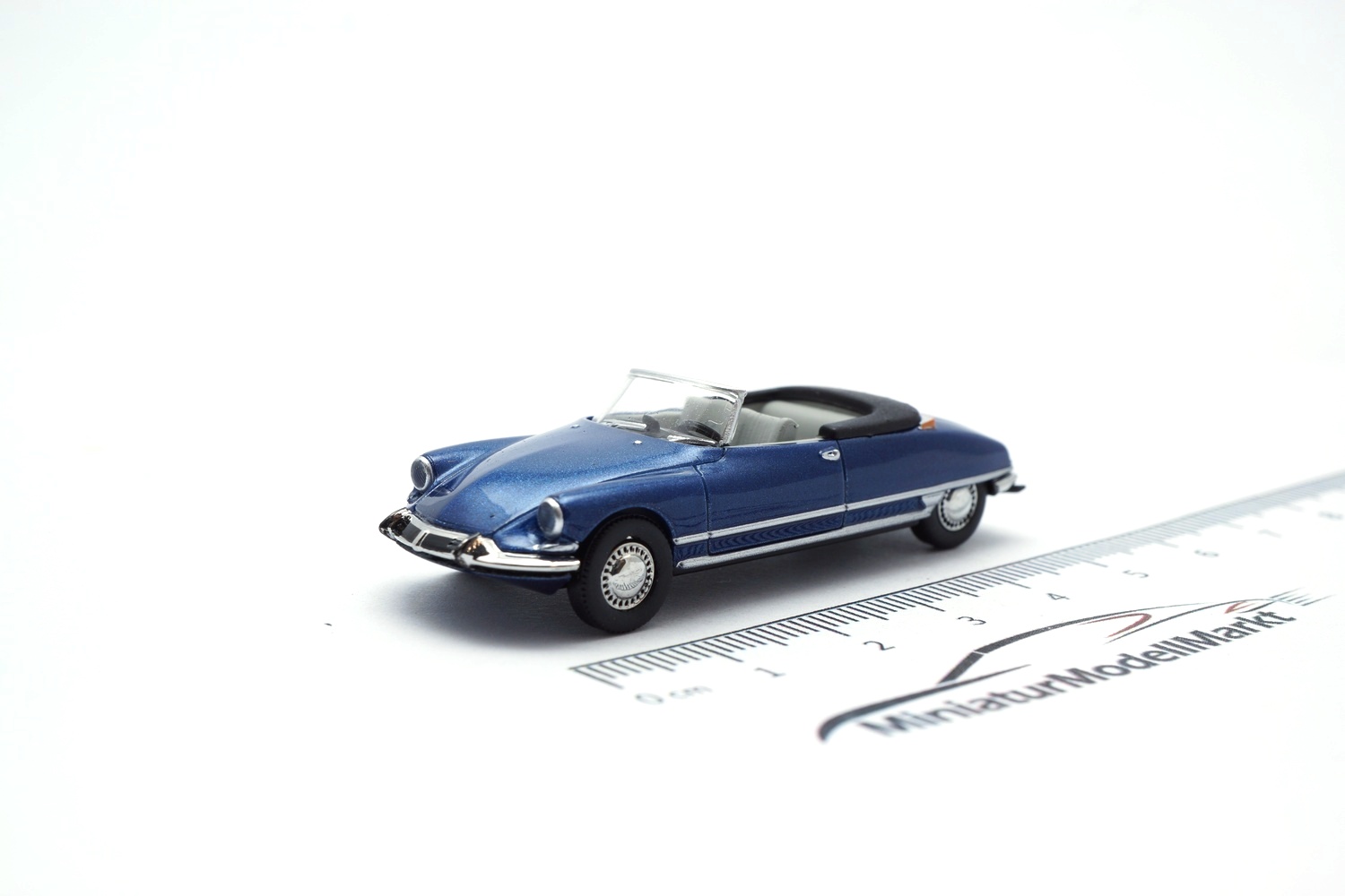 Brekina SAI7806 Citroen DS 19 Cabrio - Königsblau - 1963 (SAI) 1:87