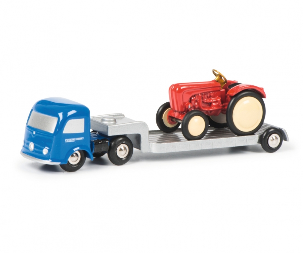 Schuco 450128900 Pic.MB Tieflader mit Traktor 1:90