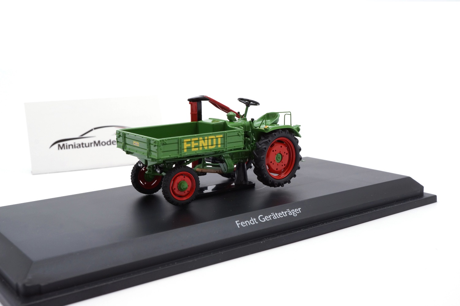 Schuco 02625 Fendt Geräteträger 1:43