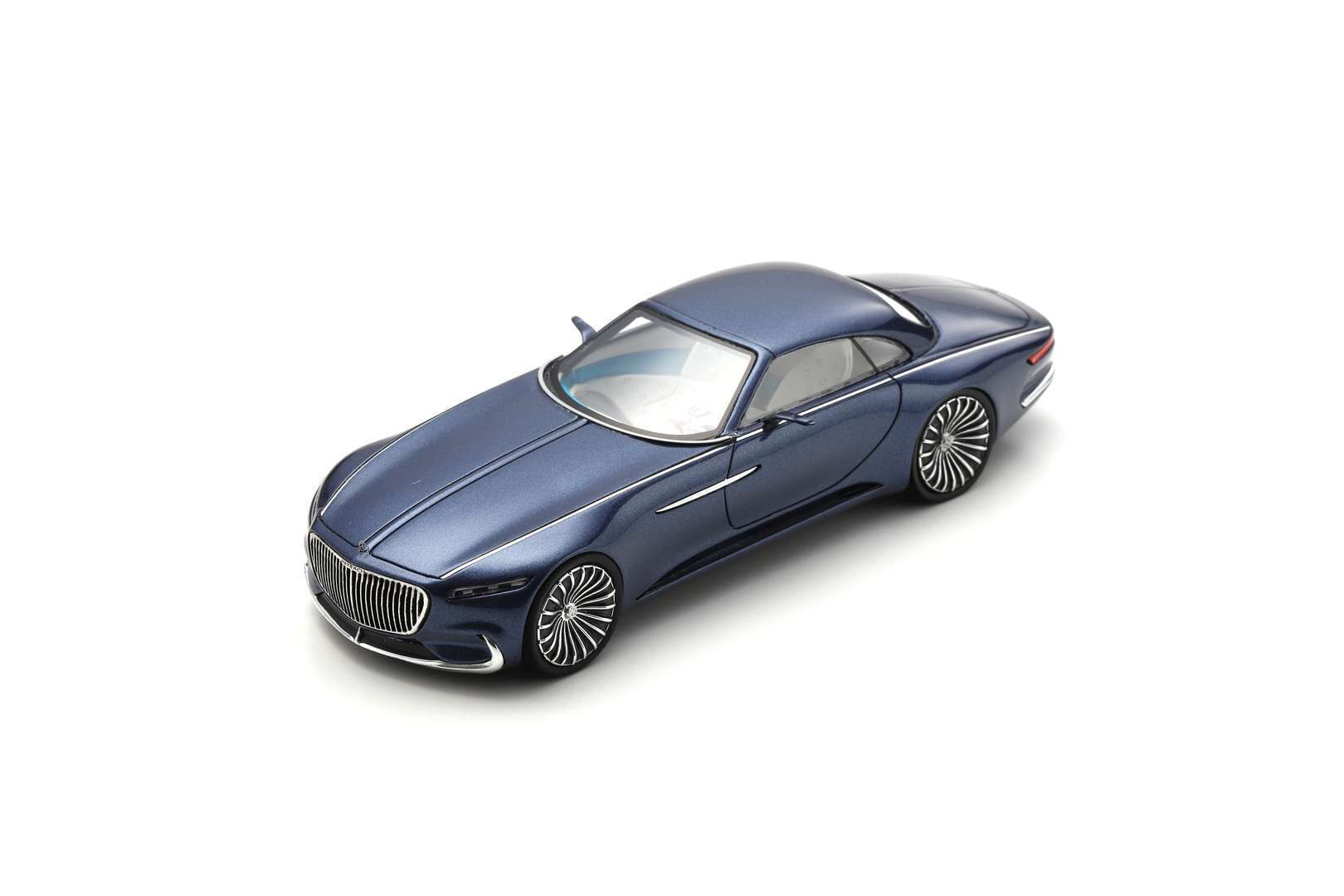 Schuco 450932100 Vision Mercedes-Maybach 6 Hardtop Coupe 1:43