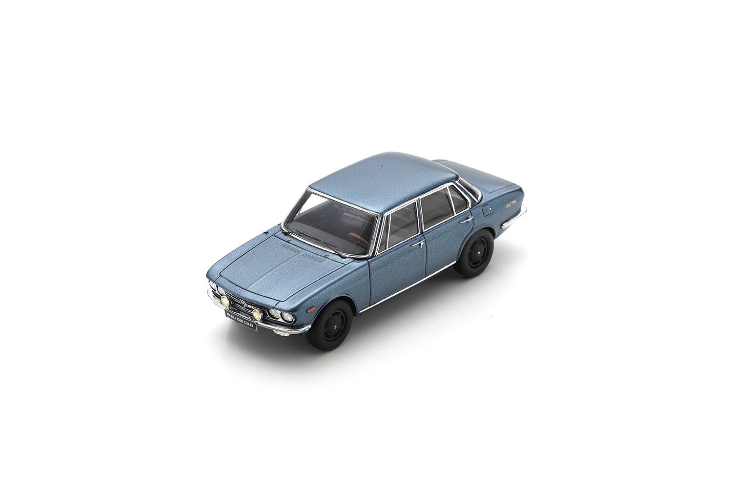 Schuco 450934400 Mazda 1500 Sedan 1966-72 1:43
