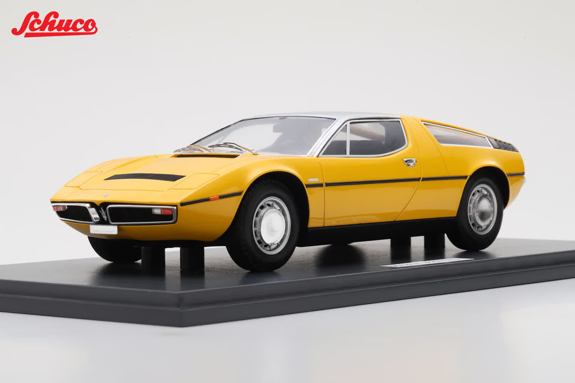 Schuco 18U00087 Maserati Bora 1971 - Yellow 1:18