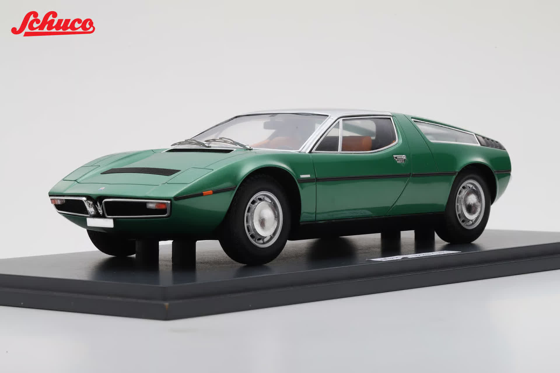 Schuco 18U00088 Maserati Bora 1971 - Light Metallic Green 1:18