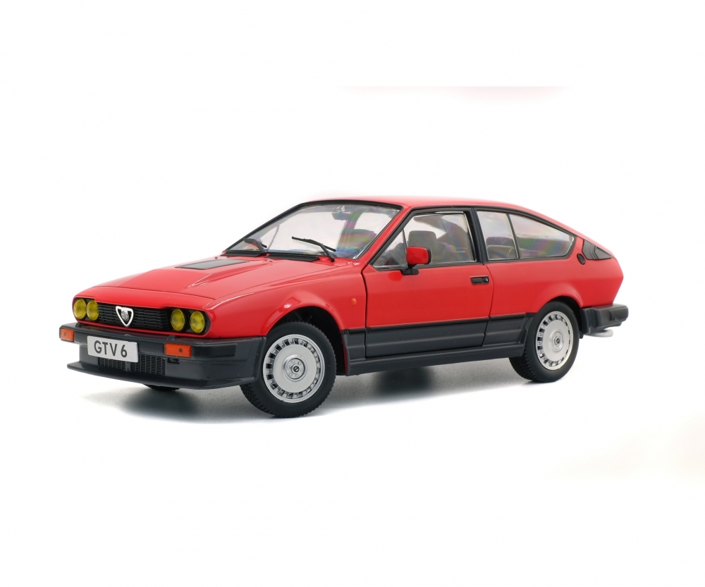 Solido 421184800 1:18 Alfa GTV6, rot, 1984 - Vorbestellung 