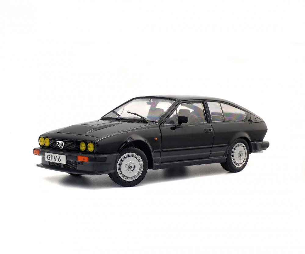Solido 421184810 1:18 Alfa GTV6, schwarz, 1984 - Vorbestellung 