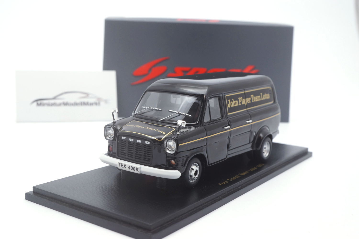 Spark S2697 Ford Transit Team Lotus JPS 1973 1:43