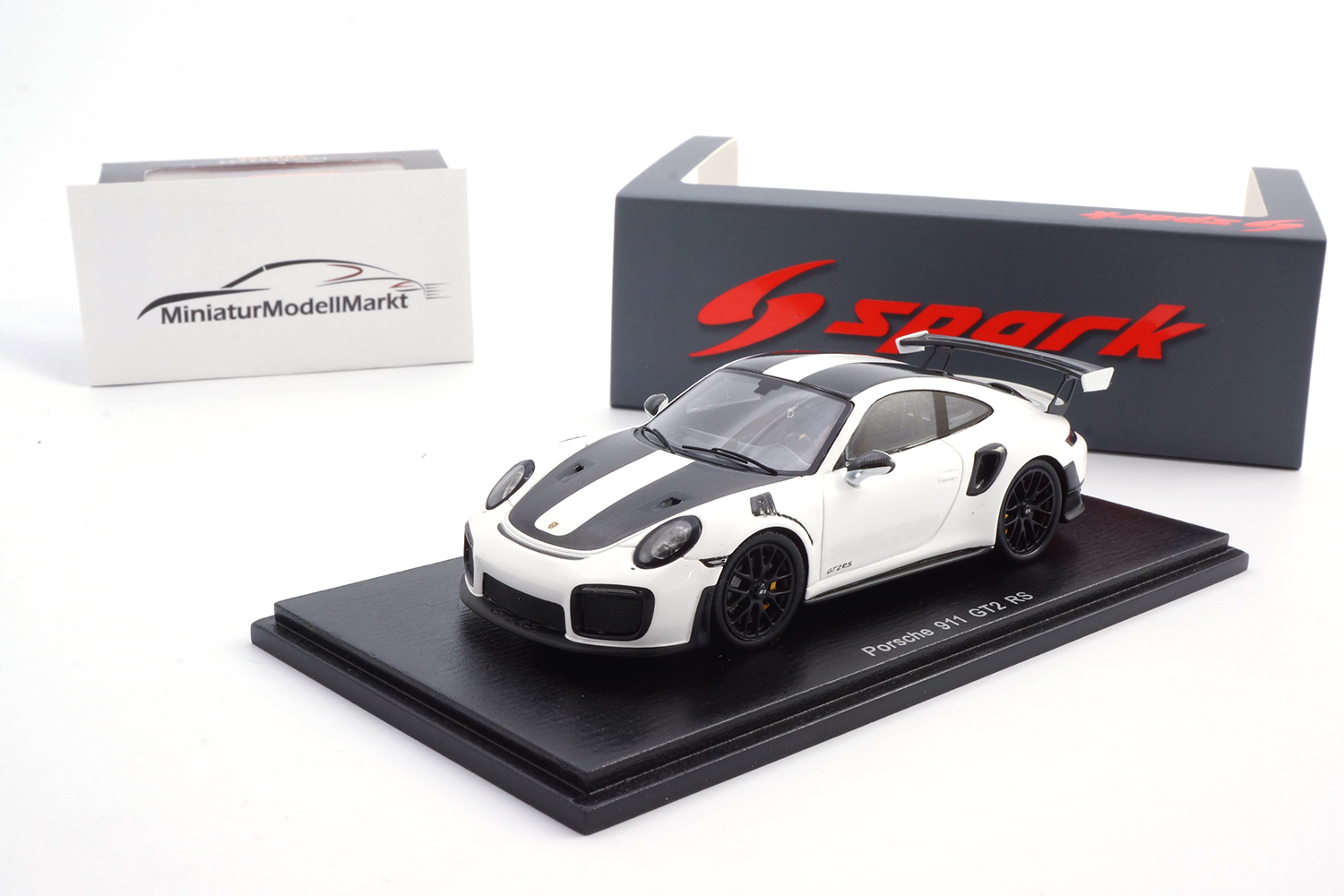 Spark S7629 Porsche 911 GT2 RS - Weissach Package - Weiss - 2018 1:43