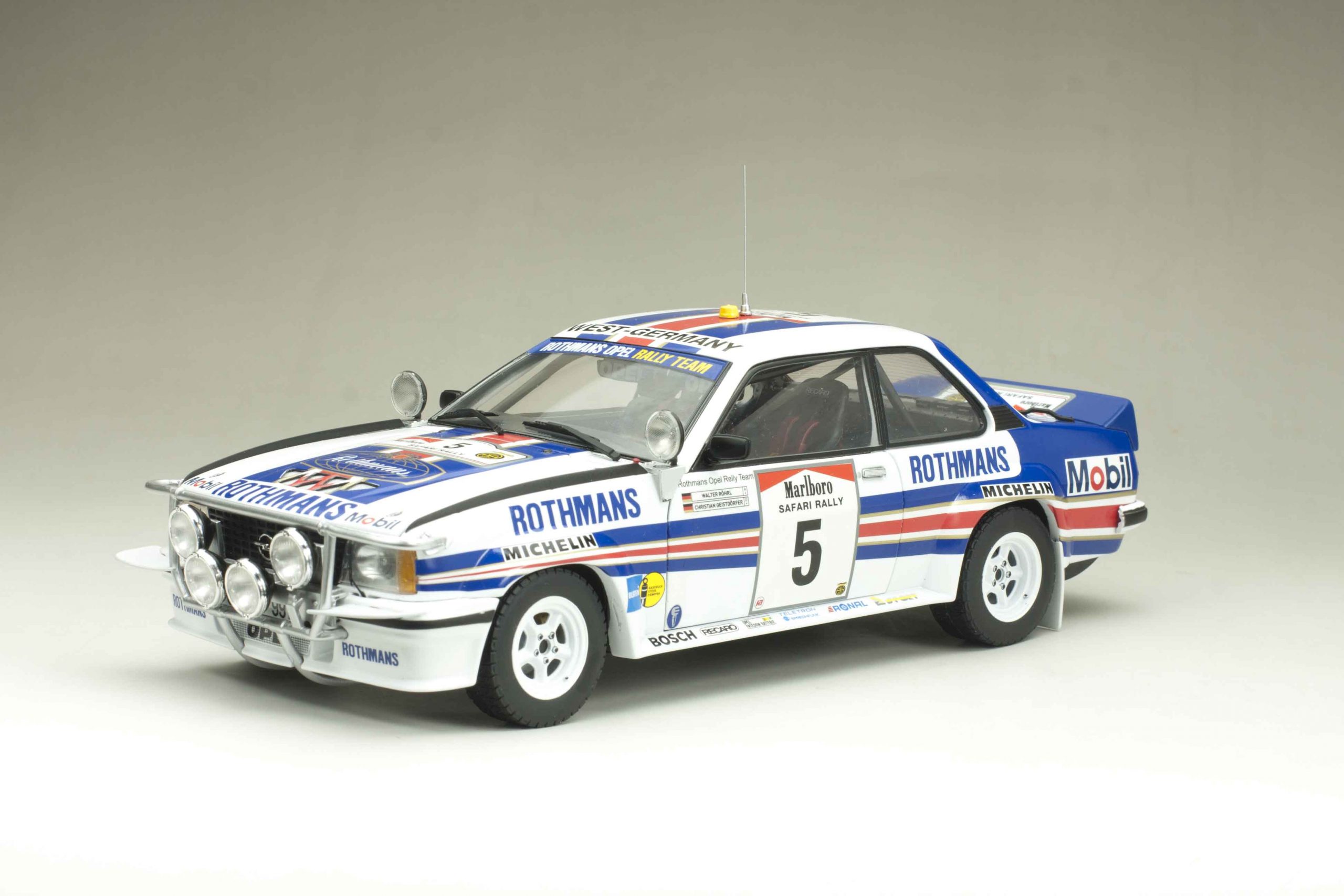 Sun Star 5378 Opel Ascona B 400, No.5, Rothmans Opel Rally Team, Rothmans, Rallye WM, Safari Rally, mit Decals, W.Röhrl/C.Geistdörfer, 1982 1:18