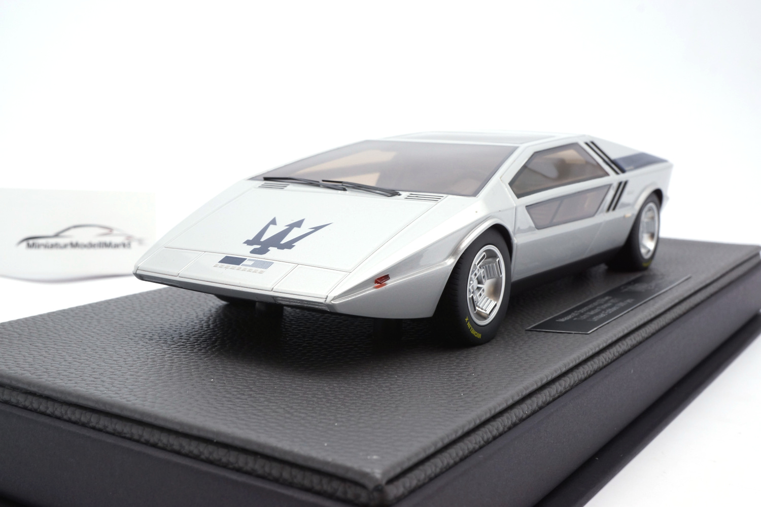 Top Marques TOP105A Maserati Boomerang Silver - Turin Motor Show 1971 1:18