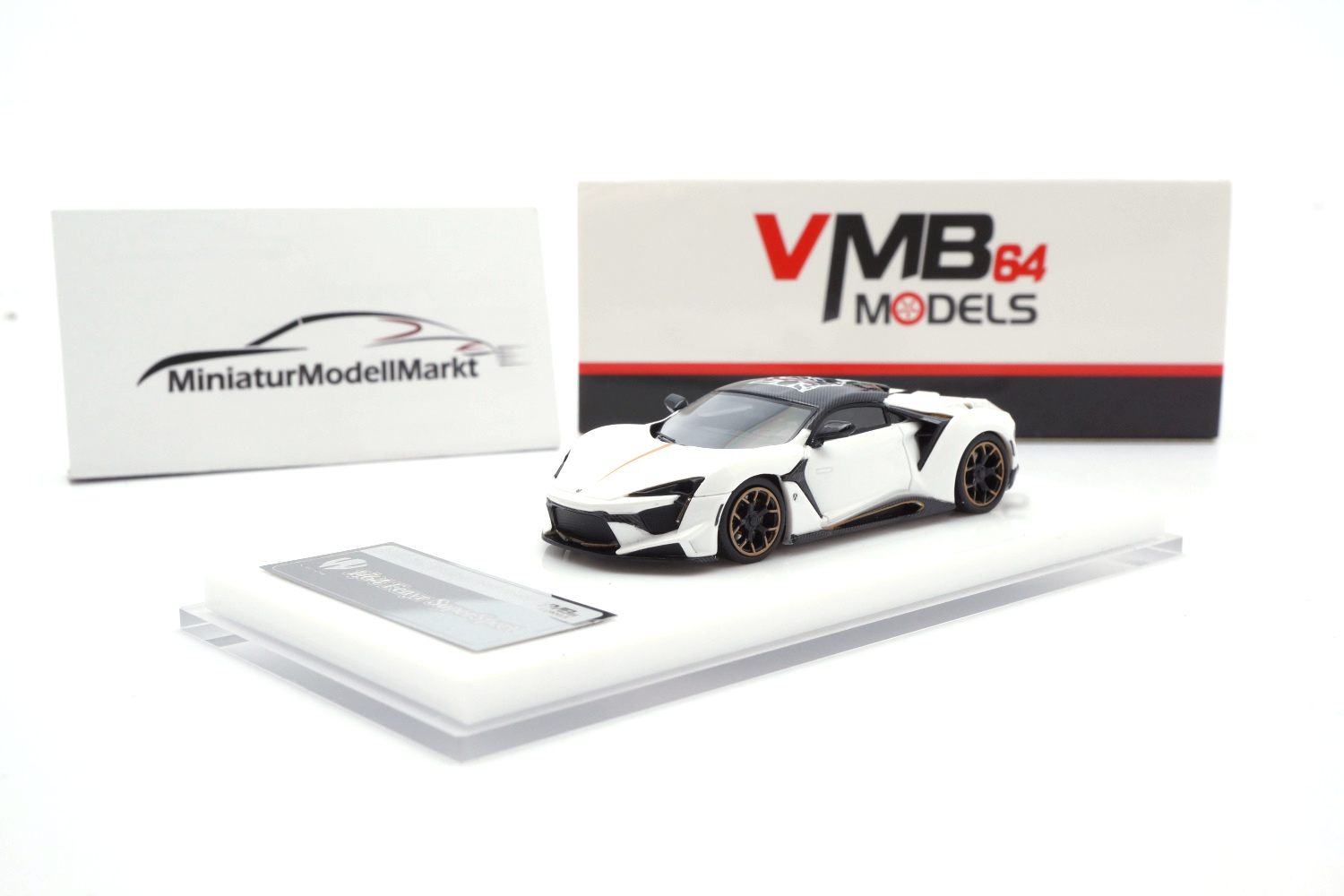 VMB64 VMB64-Fenyr-01 Fenyr Supersport (W Motors) - White (with Wolf) 1:64