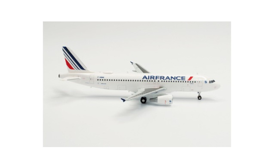 Herpa 572217 Air France Airbus A320 new 2021 livery F-HBNK Tarbes 1:200