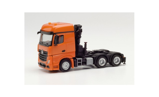 Herpa 313315-002 Mercedes-Benz Arocs Zugmaschine mit Ladekran und Heckabstützung, orange 1:87