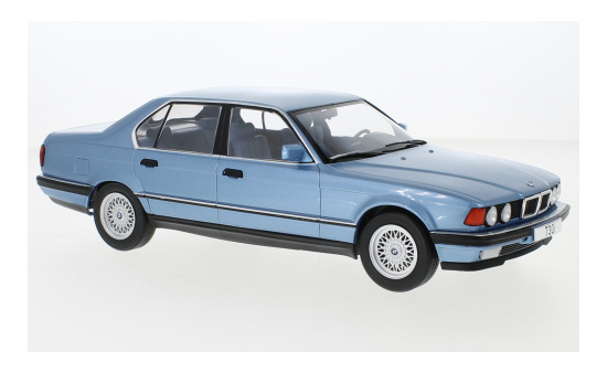 MCG 18160 BMW 730i (E32), metallic-hellblau, 7er / 7 Series, 1992 1:18