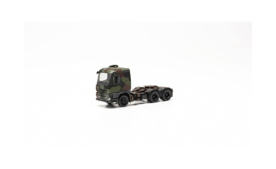 Herpa 747028 Mercedes-Benz Arocs 6x4 Zugmaschine 