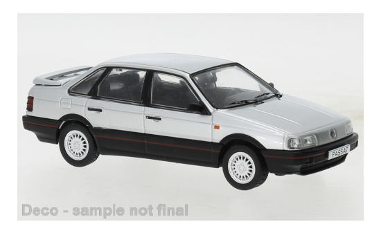 IXO CLC517N22 VW Passat GT, silber, 1988 1:43