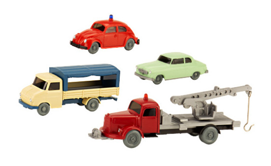 Wiking 243850 Set Wiking-Verkehrs-Modelle 94, Borgward Isabella, MB L 3500 Autokran, Opel Blitz Pritschen-LKW und VW Käfer - Feuerwehr 1:87