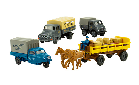 Wiking 252853 Set Edition Deutsche Bundesbahn Nr. 9, Pferdewagen, Goli Dreirad, Unimog U401 und Ford 2500 1:87