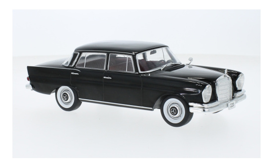 WhiteBox 124210 Mercedes 220 (W111), schwarz, 1959 1:24