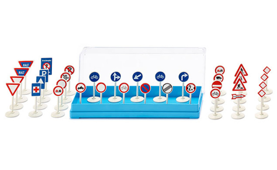 Wiking 001811 Zubehörpackung - Verkehrsschilder Straßenplan 1:87