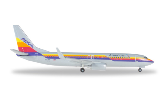 Herpa 529631 American Airlines Boeing 737-800 - Air Cal Heritage Livery - Vorbestellung 1:500