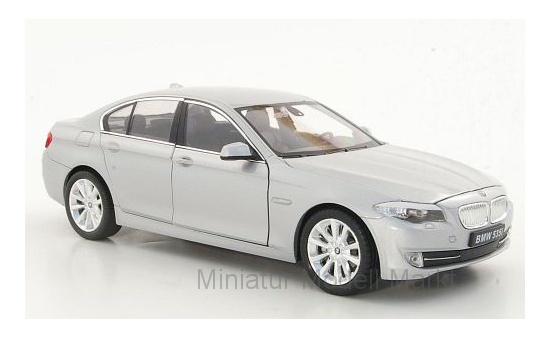 Welly WEL24026SILVER BMW 535i (F10) - silber - Vorbestellung 1:24