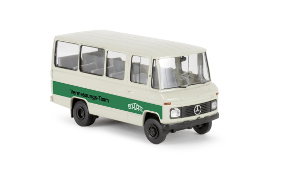 Brekina 36715 Mercedes O 309, weiss/grün, Schwarzbau , Düsseldorfer Transporter (1967-1986) 1:87