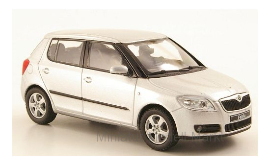 Abrex ABR143AB-008AB Skoda Fabia II - silber 1:43