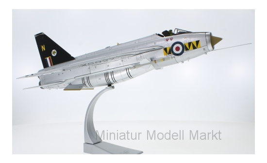 Corgi AA28402 English Electric Lightning F.6, XS927/N, RAF No.74 Squadron ?The Tigers?, 1969 1:48