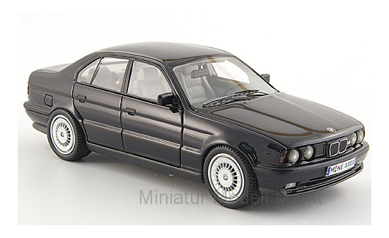 Neo 43311 BMW M5 (E34), schwarz, 1994 1:43