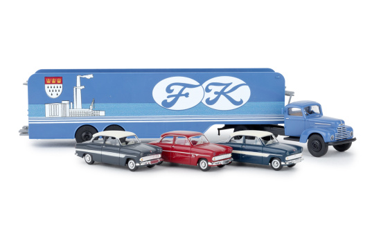 Brekina 49032 Ford FK 3500, Ford Köln, Autotransport-SZ mit 3 Ford 12m Modellen 1:87