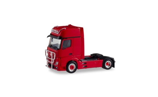 Herpa 311533 Mercedes-Benz Actros Gigaspace `18 Zugmaschine mit Rammschutz und Lampenbügel 1:87