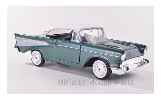 Motormax 73228MET-GREENWHITE Chevrolet Bel Air, metallic-grün/weiss, ohne Vitrine, 1957 1:24