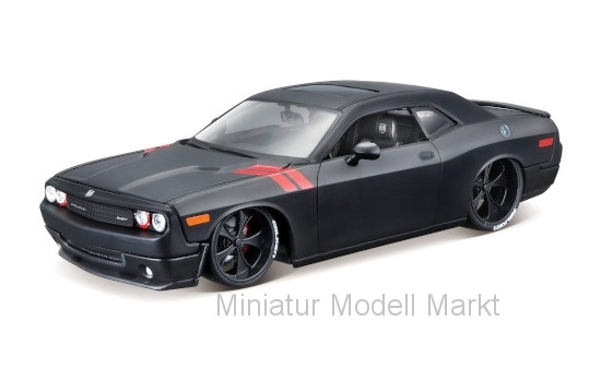 Maisto 32529 Dodge Challenger SRT8, matt-schwarz/rot 1:24