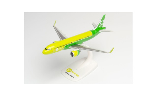 Herpa 612753 S7 Airlines Airbus A320neo VP-BWT 1:200